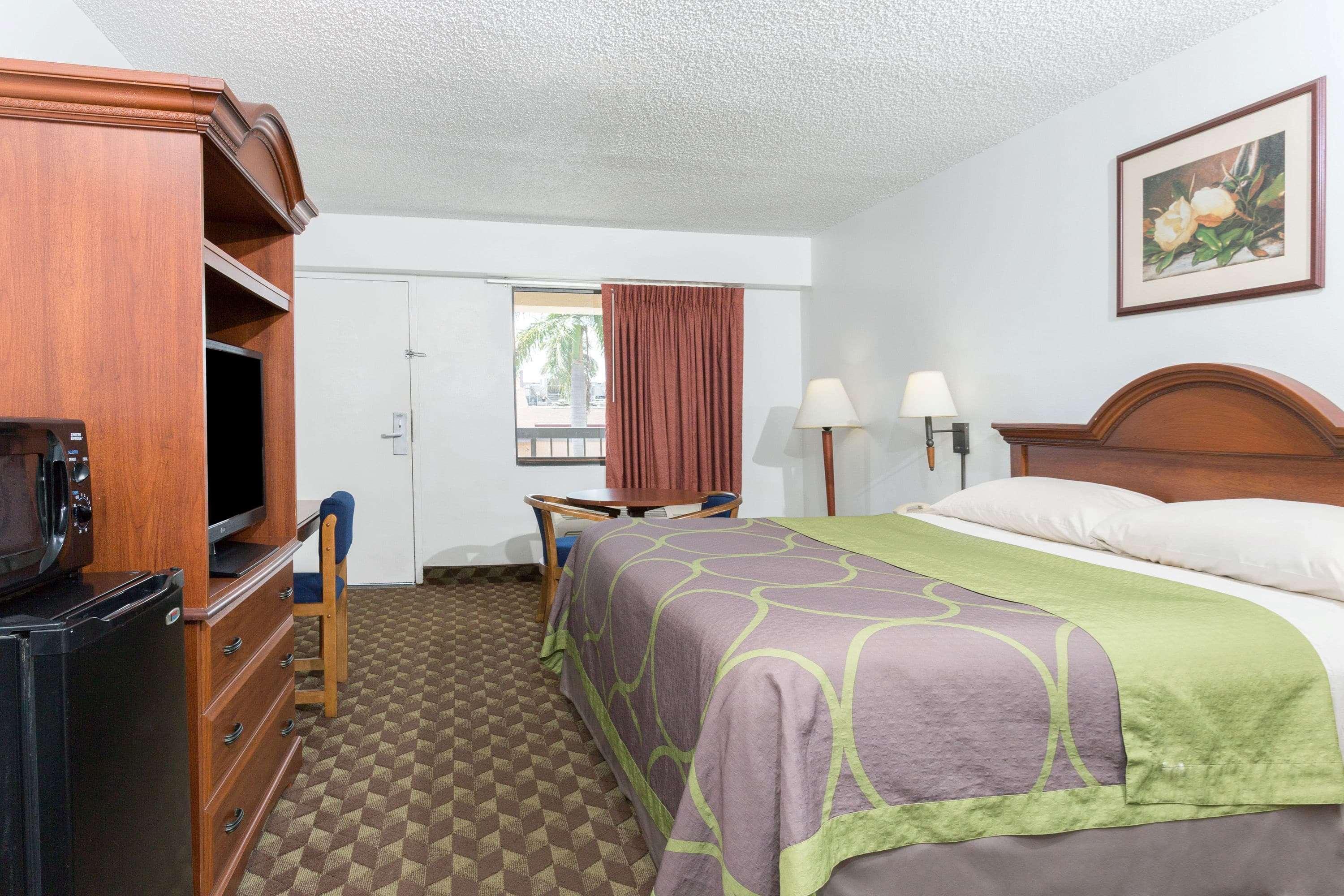 Super 8 by Wyndham Riviera Beach West Palm Beach Exterior foto
