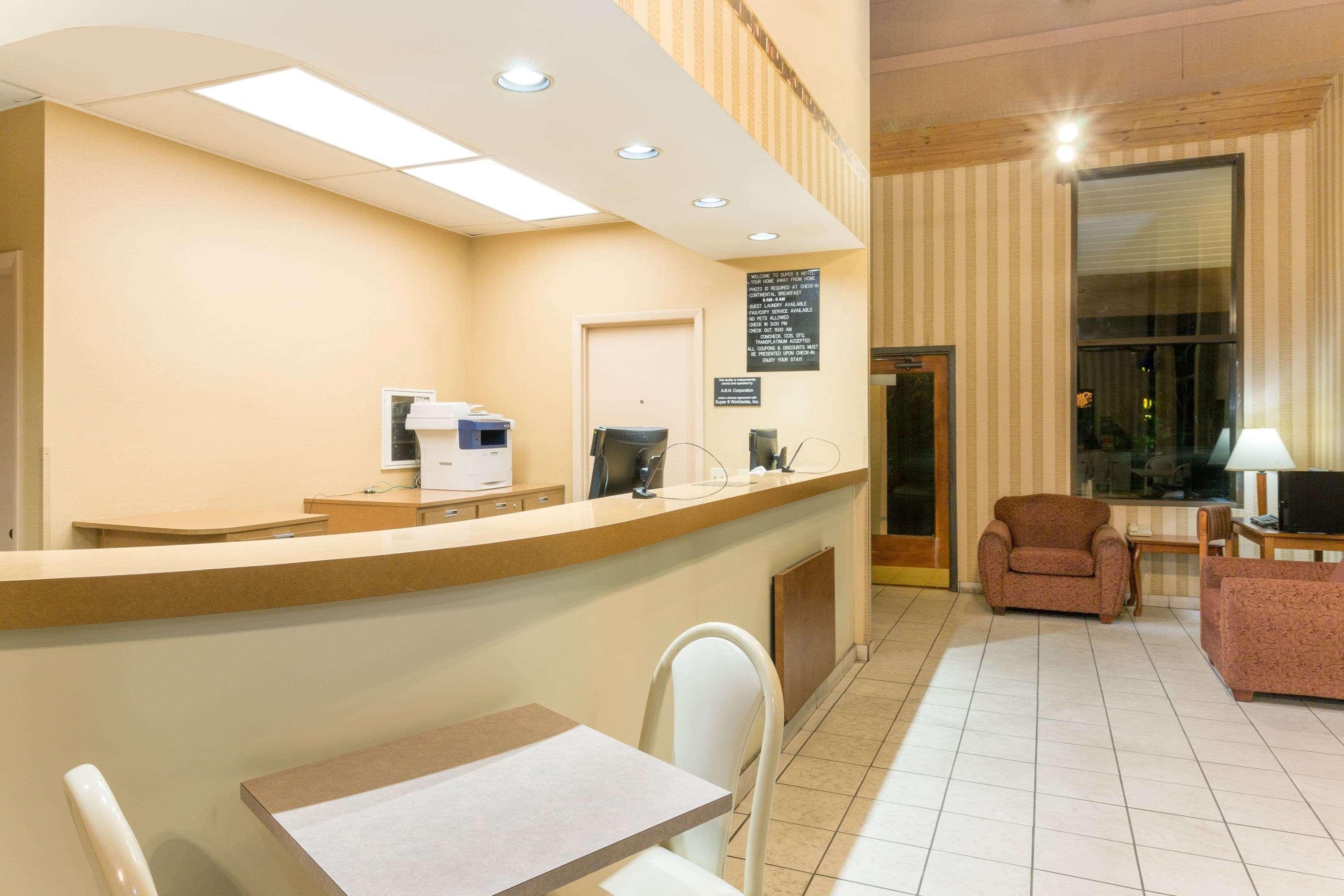 Super 8 by Wyndham Riviera Beach West Palm Beach Exterior foto